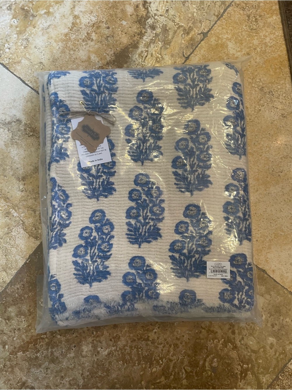 NWT! Mud Pie Blue Flower Repeat Throw Blanket. New in the package - Picture 3 of 6